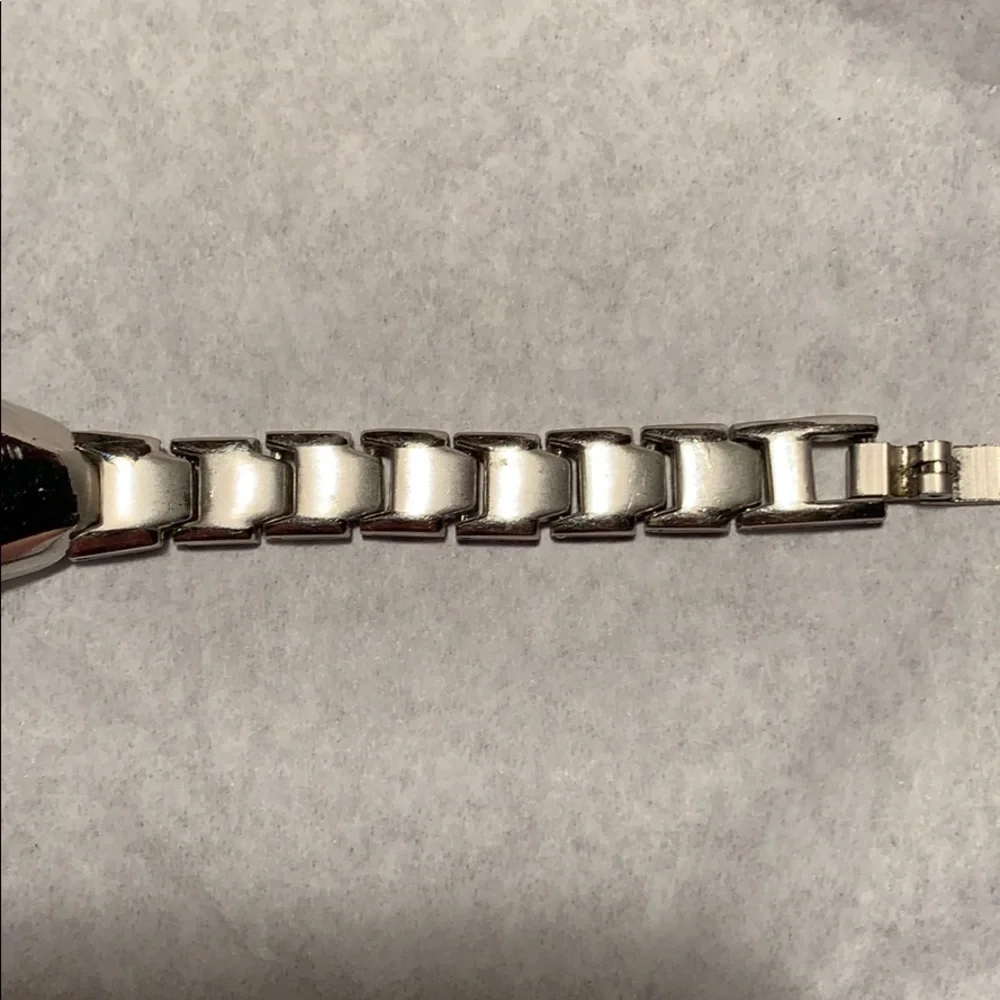 Gucci Vintage watch preloved GVC